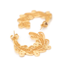 Load image into Gallery viewer, Botanical Wreath Filigree Studs Earrings
